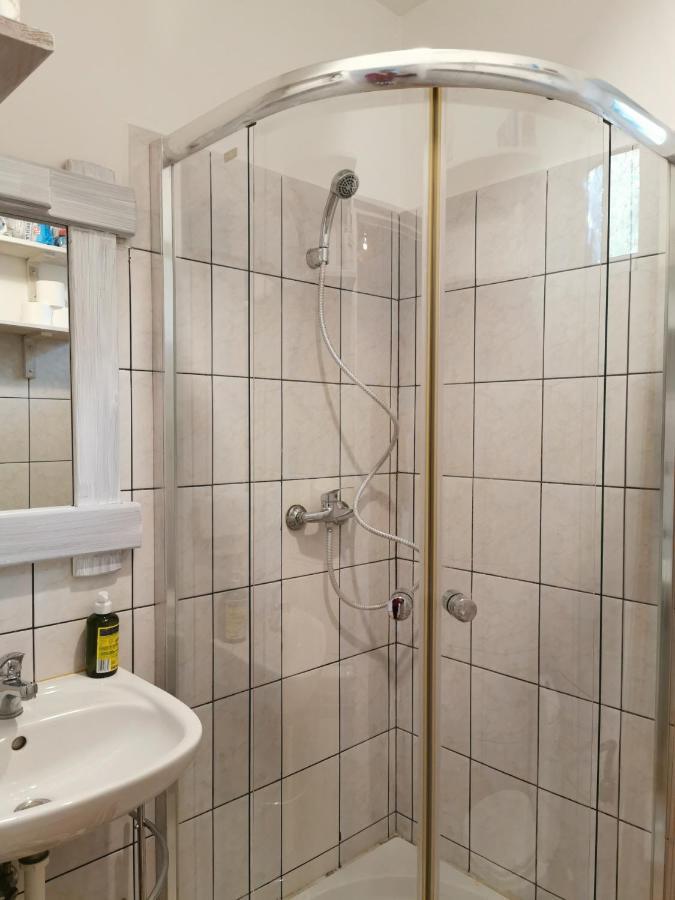 White Apartment Jabłonna Eksteriør billede